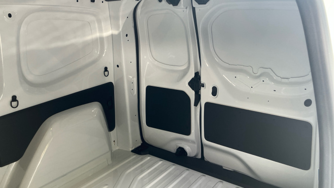 Renault Kangoo L1 Petrol ML19 TCe 130 Advance [Safety] Van - Image 14